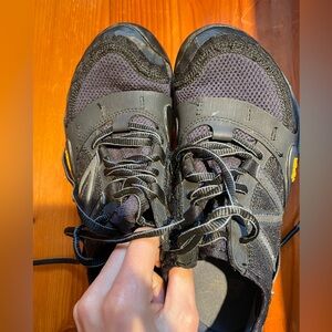 New Balance Men's Black Minimus MT10SB Trail Shoe Size 7 euc